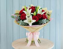 Букет цветов из:  Лилии и Розы в Поселок имени Карла Либкнехта