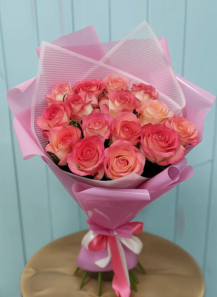 Букет 15 Розовых роз Равель в Поселок имени Карла Либкнехта