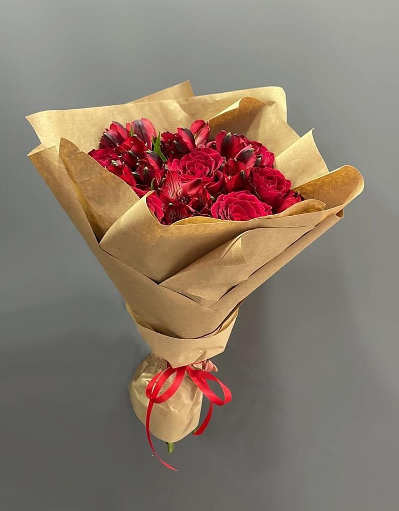 Букет цветов из: Альстромерии и Розы в Поселок имени Карла Либкнехта