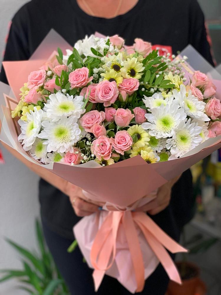 Букет цветов из: Розы и Хризантемы в Поселок имени Карла Либкнехта