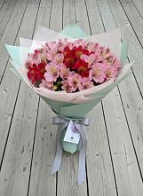 Букет цветов из:  Альстромерии в Поселок имени Карла Либкнехта
