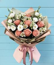 Букет цветов из:  Розы, Альстромерии и Лизиантусы в Поселок имени Карла Либкнехта
