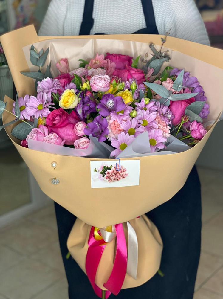 Букет цветов из: Хризантемы, Гвоздики и Альстромерии в Поселок имени Карла Либкнехта