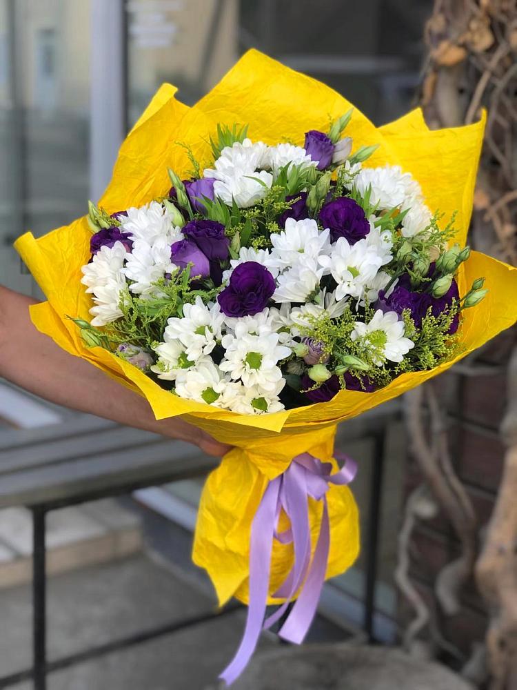 Букет цветов из: Ирисы, Хризантемы и Ромашки в Поселок имени Карла Либкнехта