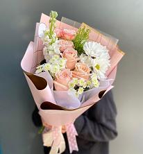 Букет цветов из:  Хризантемы и Розы в Поселок имени Карла Либкнехта