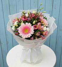 Букет цветов из:  Герберы, Альстромерии и Лизиантусы в Поселок имени Карла Либкнехта