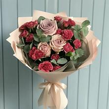 Букет цветов из:  Гвоздики и Розы в Поселок имени Карла Либкнехта