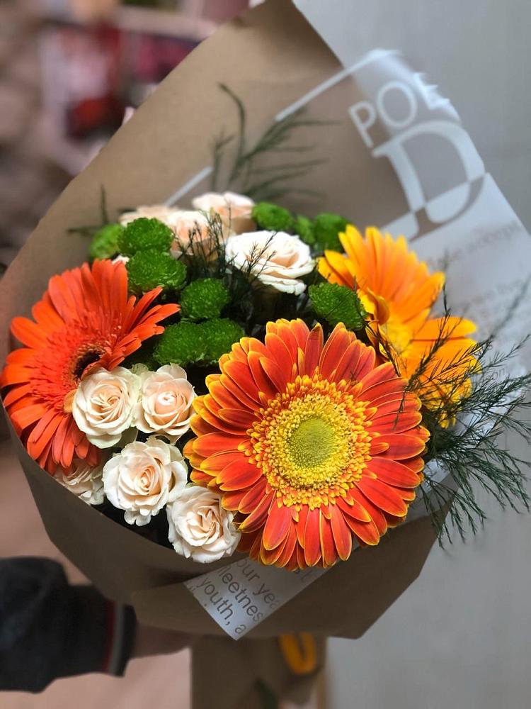 Букет цветов из: Герберы, Хризантемы и Розы в Поселок имени Карла Либкнехта