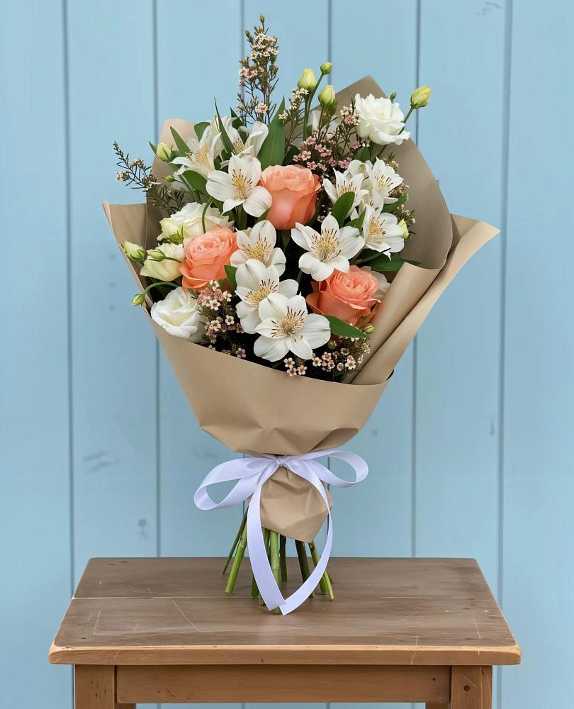Букет цветов из: Альстромерии, Лизиантусы, Розы и Хризантемы в Поселок имени Карла Либкнехта